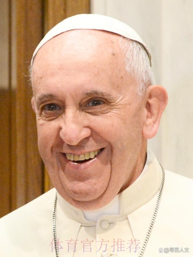 训练之前 皇马全队为教皇方济各逝世默哀1分钟 训练之前 皇马全队为教皇方济各逝世默哀1分钟